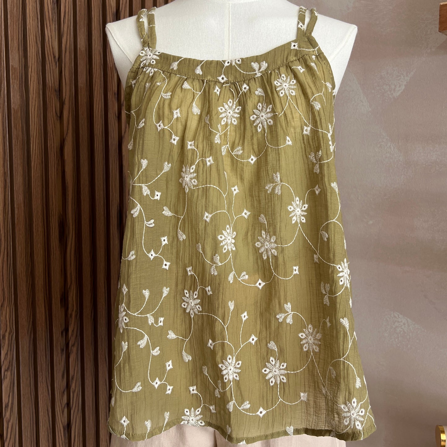 Blusa Tirantes Bordada