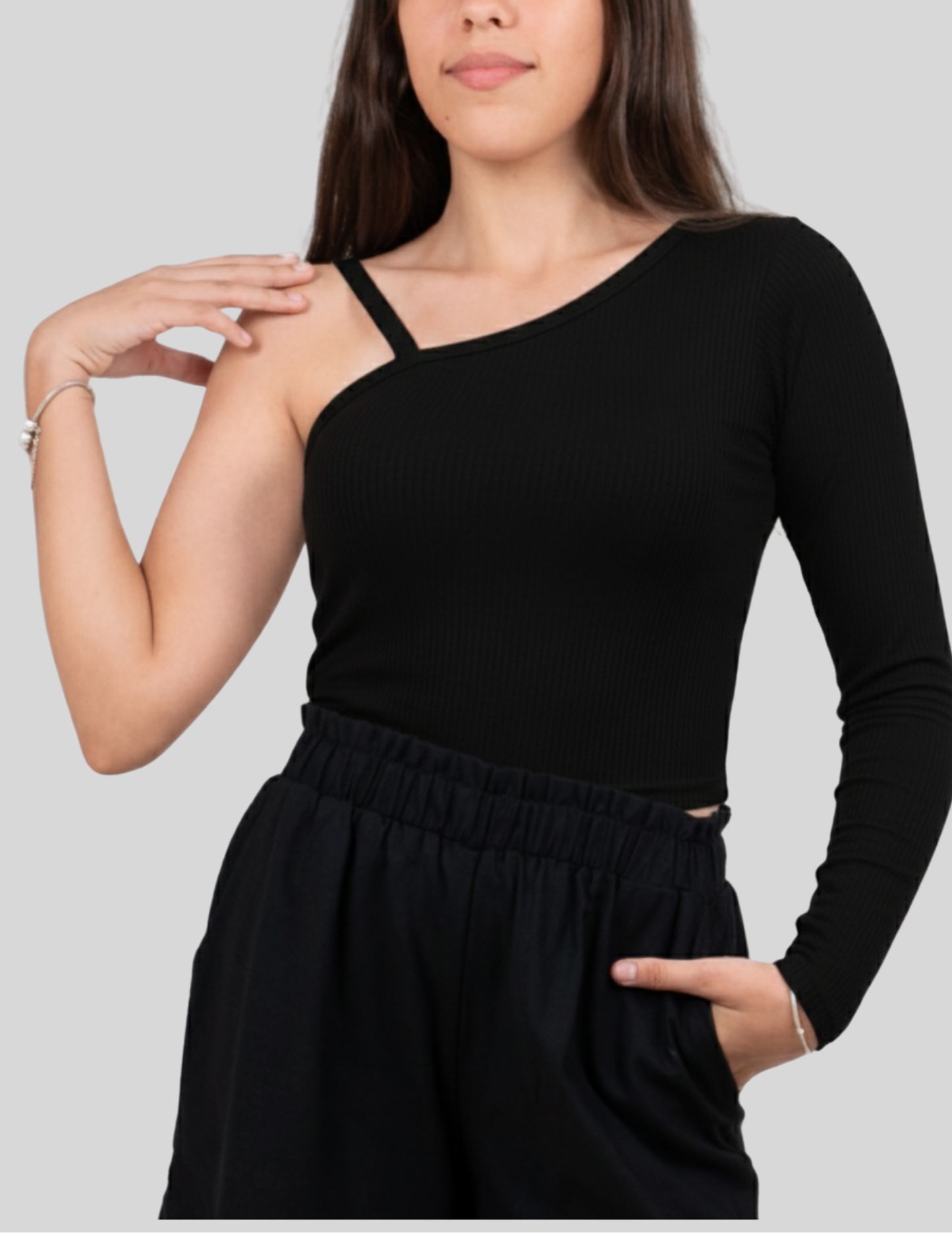 Blusa manga larga un hombro