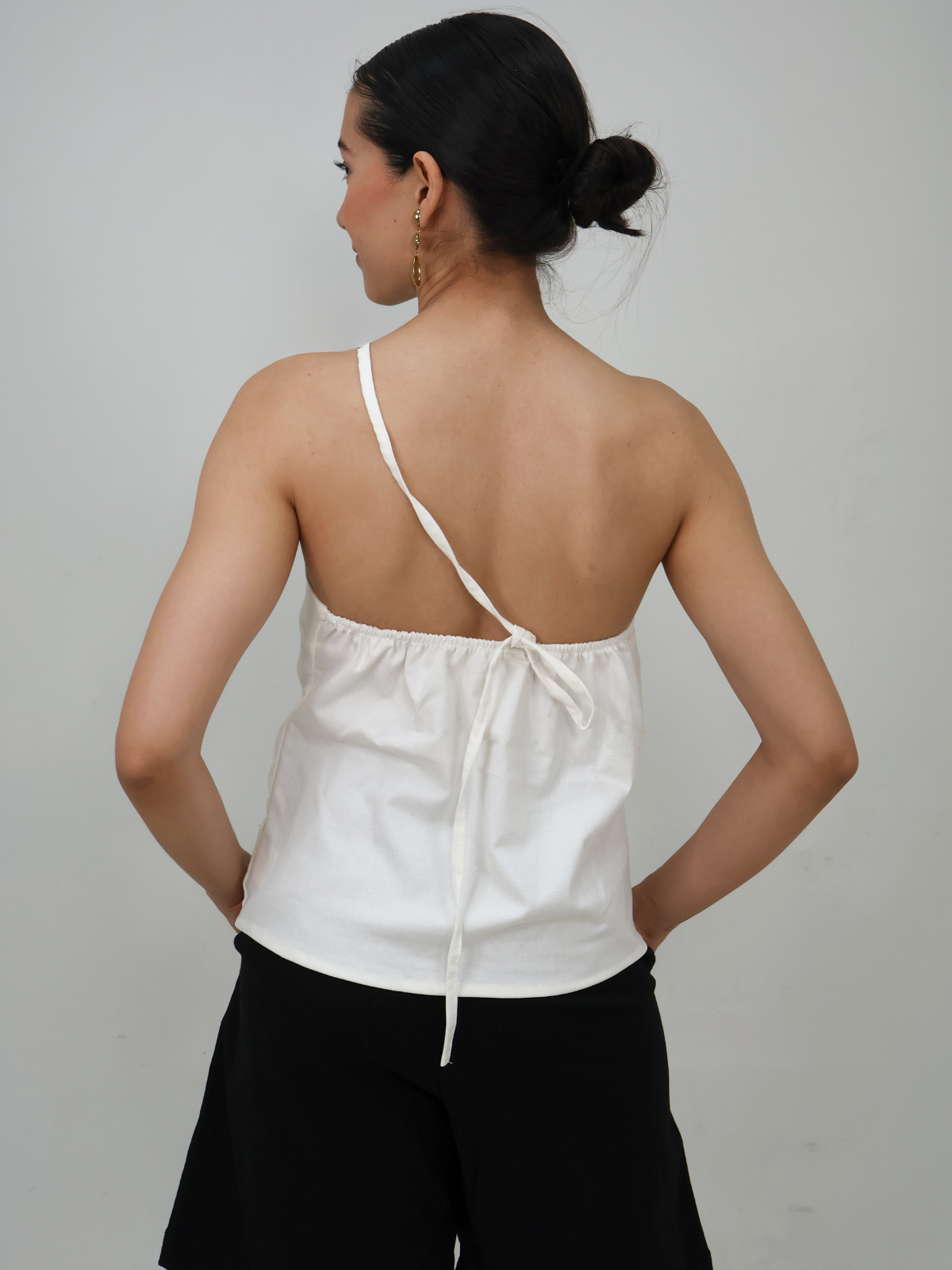 Blusa Asimétrica Tirante