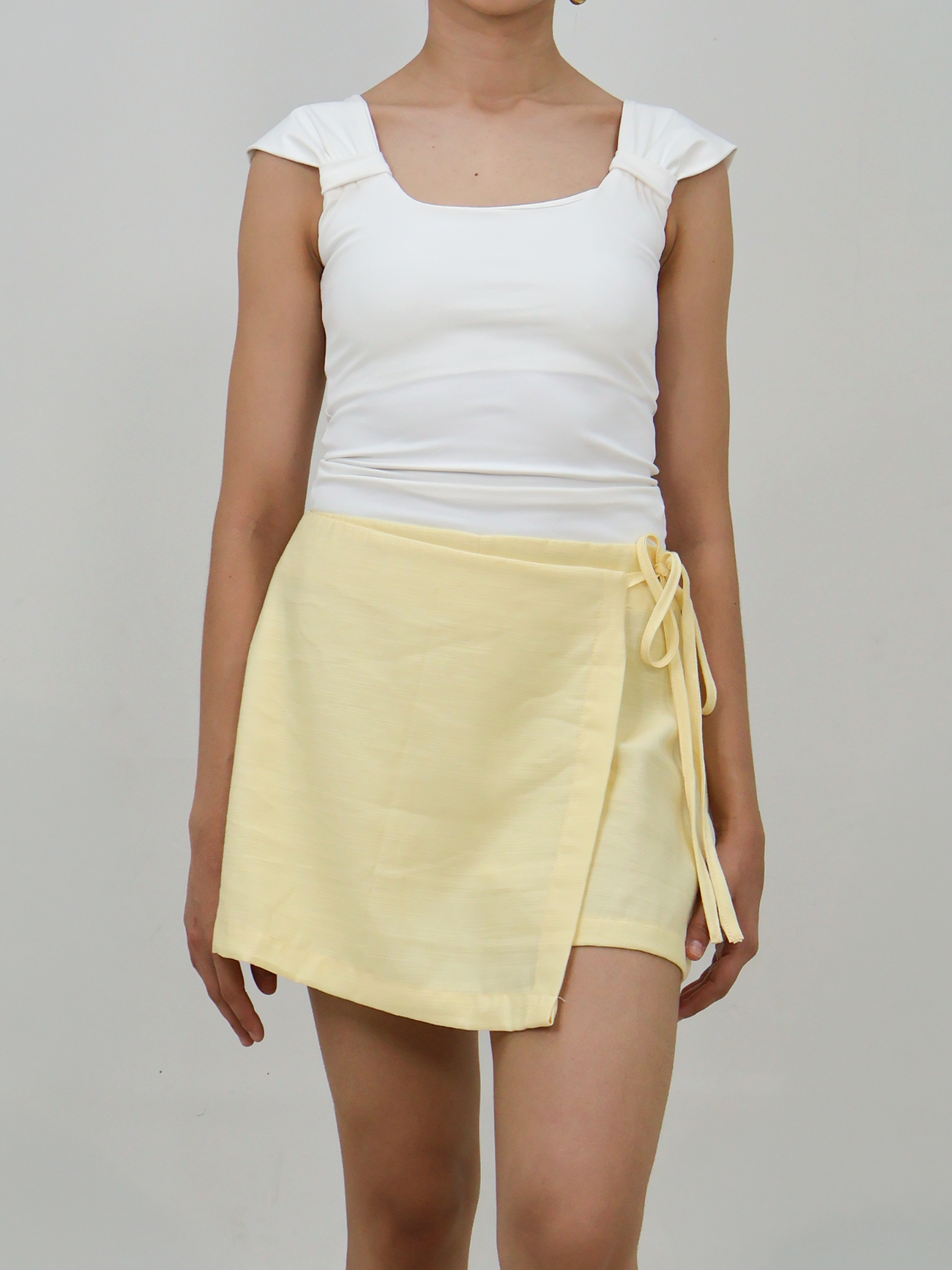Short falda con lazo