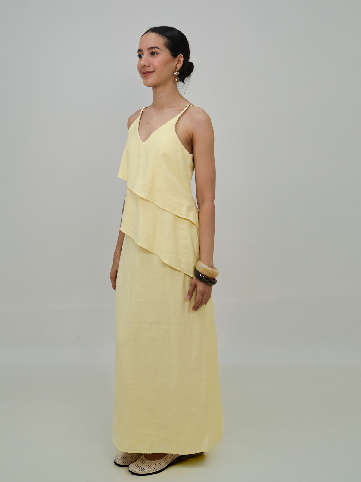 Vestido con Olanes Frontales